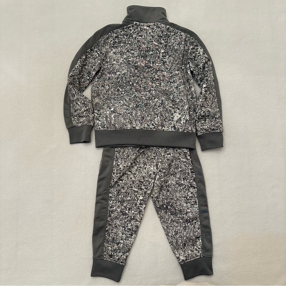 Nike Toddler Boy Camo Jogger and Zip Up Set Gray 2T - Picture 9 of 9